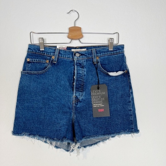 NEW Levi’s Premium Ribcage Shorts - Picture 1 of 8